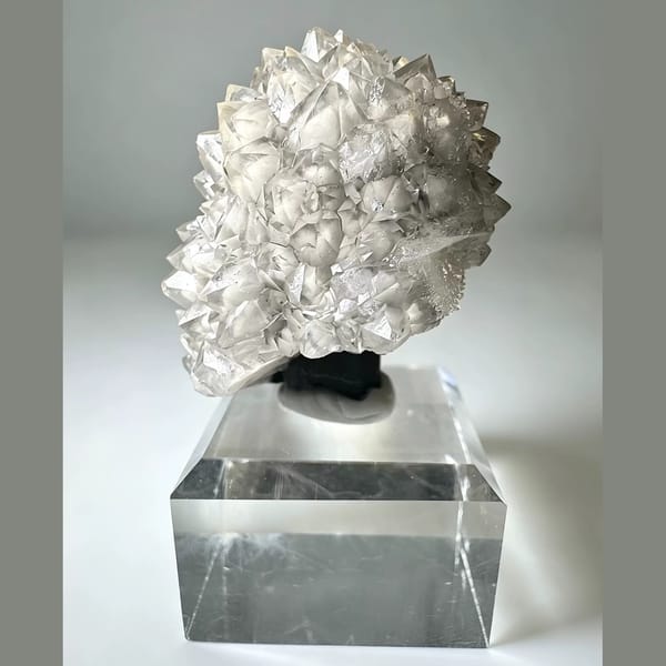 Quartz with Apophyllite Plates Inner Mongolia 3.5 cm — detail view
