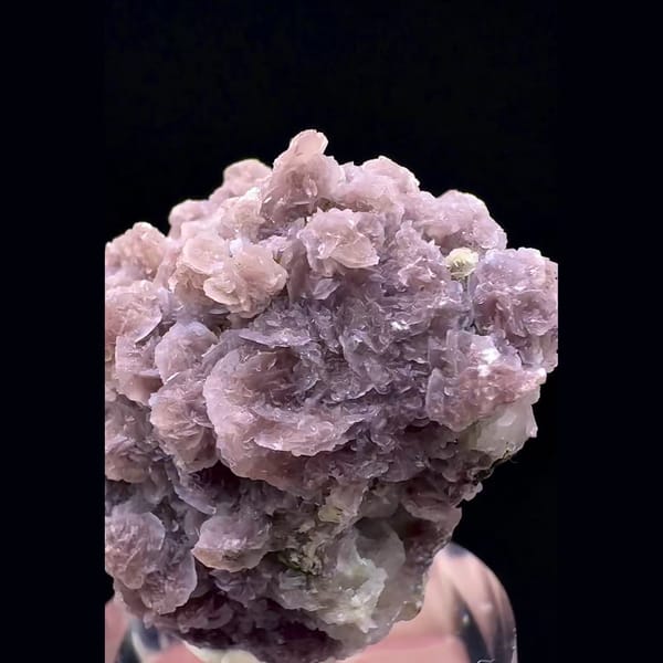 Quartz with lilac-pink petal calcite from Inner Mongolia — detail view