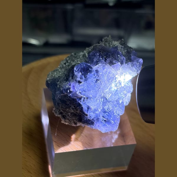 Blue-purple fluorite with quartz from Fujian — detail view