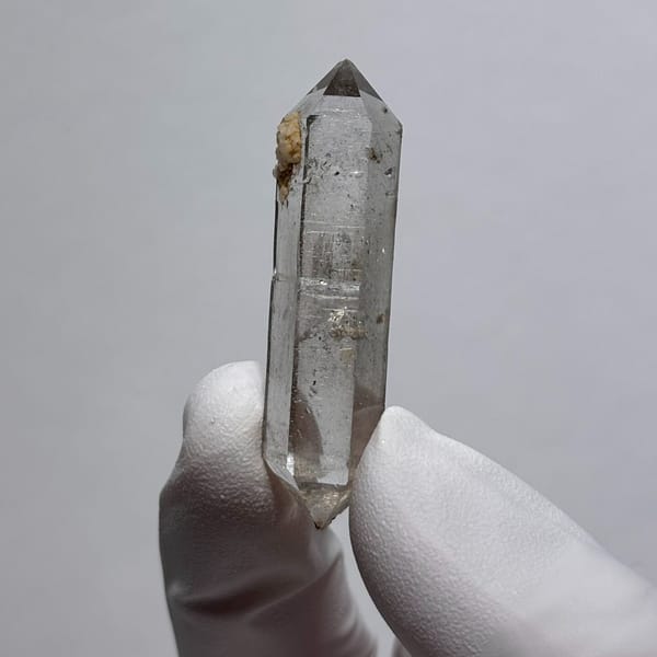 Spirit quartz with dolomite from Yunnan — complete view