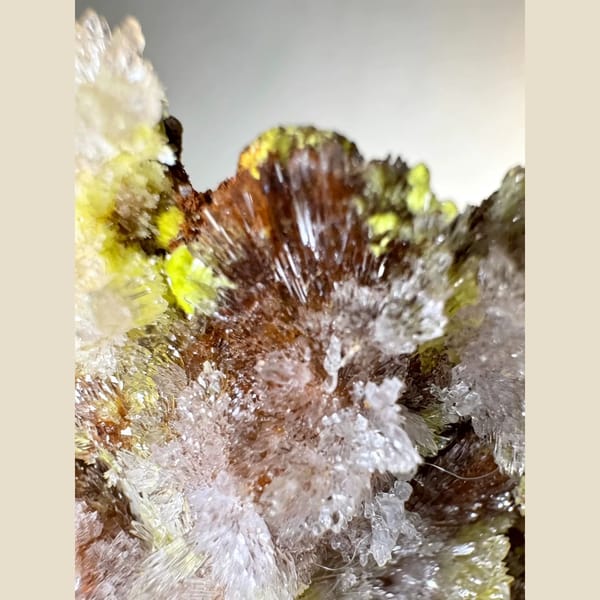 Creedite with Carlhintzeite, Yellow-White-Green 4.0 cm — detail view