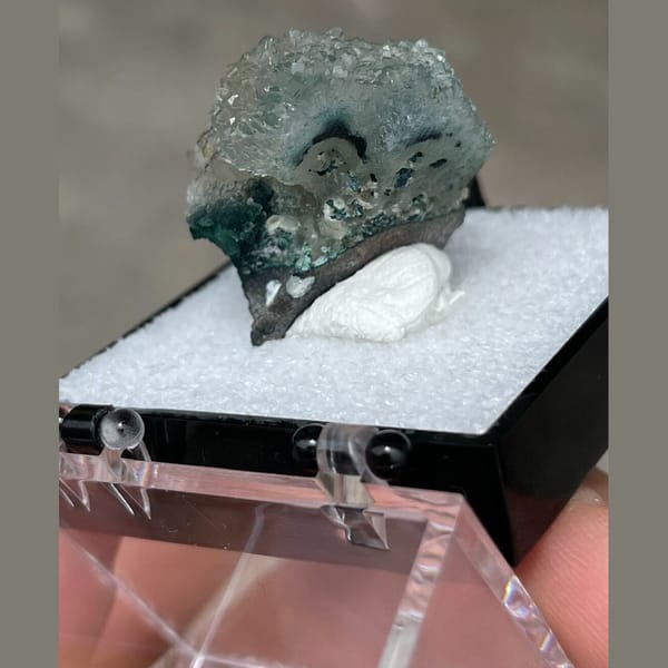 Chlorite-included quartz from Brazil — detail view