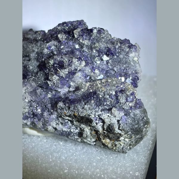 Sparkly blue fluorite with sugary quartz from Fujian — detail view