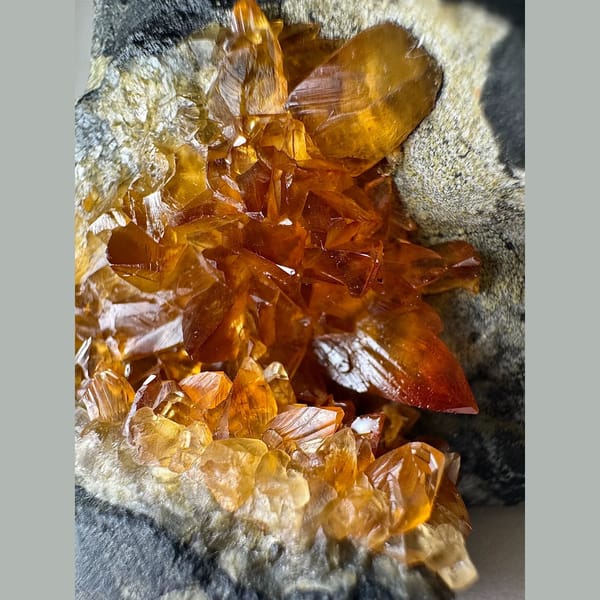 Golden Calcite Geode Vietnam 5.5 cm — complete view