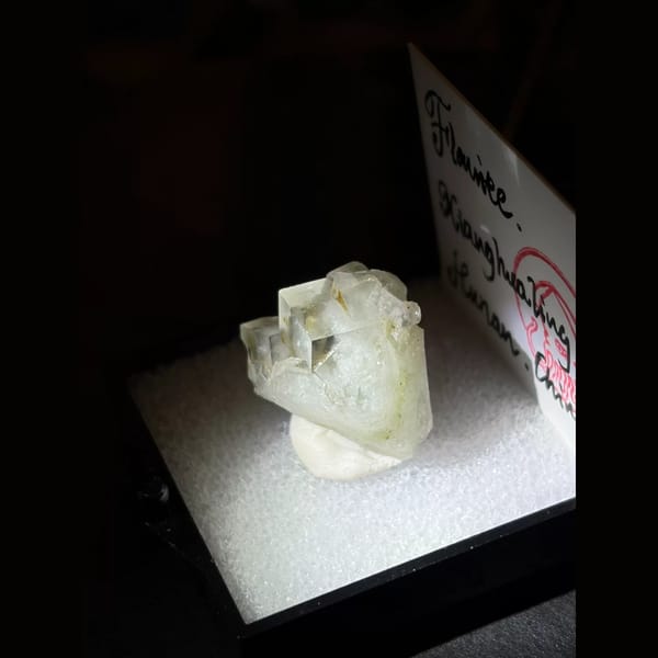 Clear fluorite crystal from Xianghualing — alternate view