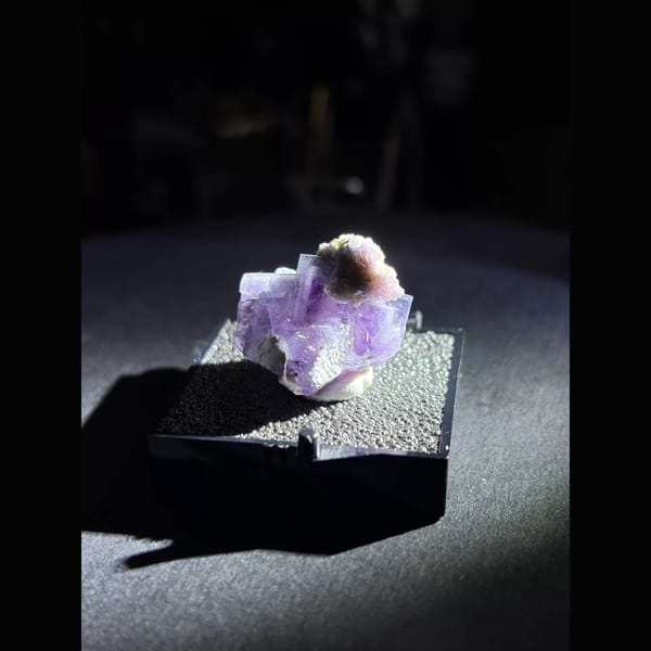 Purple fluorite with pyrite and mica from Yaogangxian — complete view
