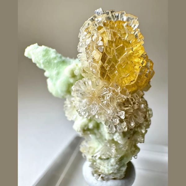 Yellow Creedite with Green 2.6 cm — alternate view