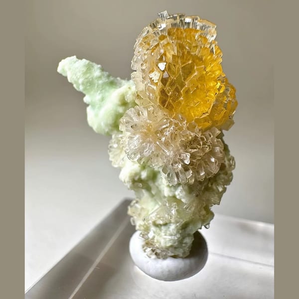 Yellow Creedite with Green 2.6 cm — alternate view