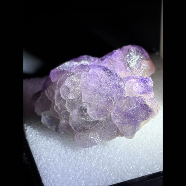 Botryoidal purple-edge fluorite from Qinglong — complete view