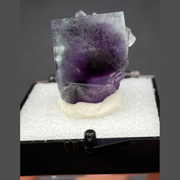 Blue-purple fluorite B from Inner Mongolia — complete view