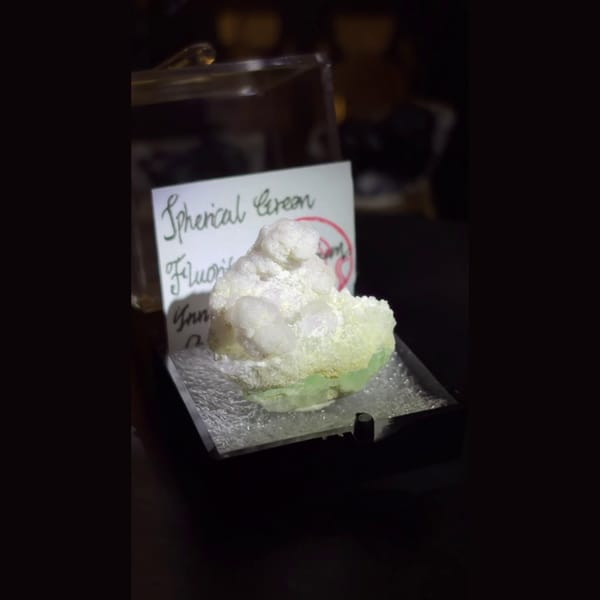Globular gypsum on green fluorite — alternate view