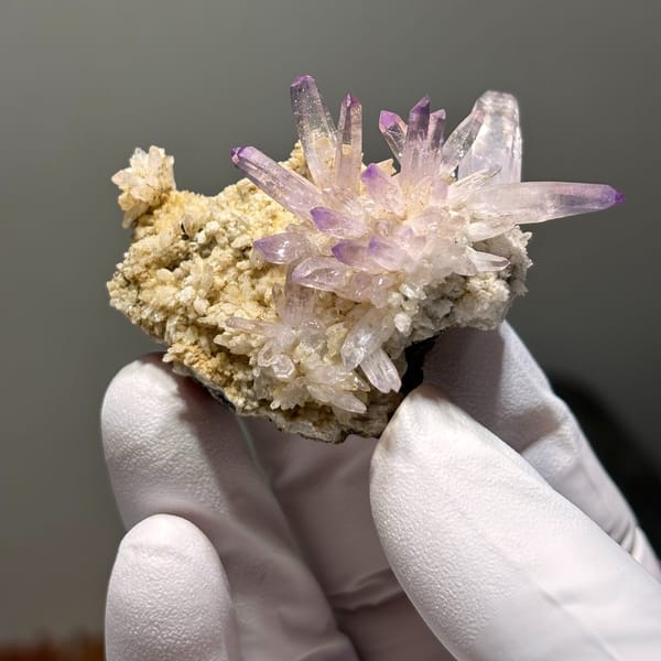 Cruz quartz with complete tip — detail view