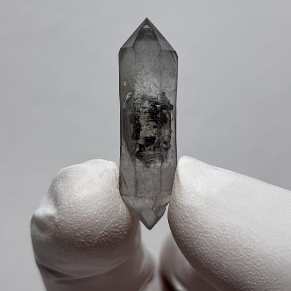 DT Yunnan quartz A — alternate view