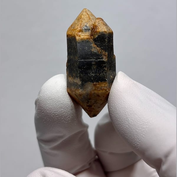 DT Yunnan quartz C — complete view