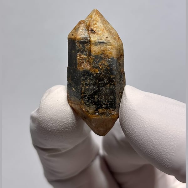DT Yunnan quartz C — alternate view