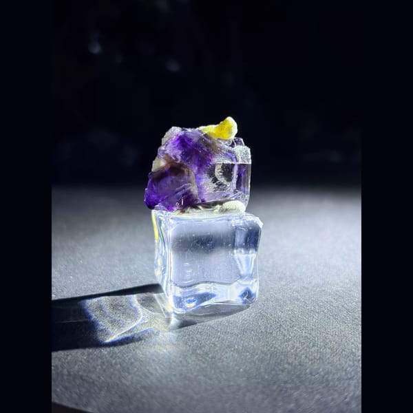 Purple phantom fluorite crystal from Yindu — alternate view