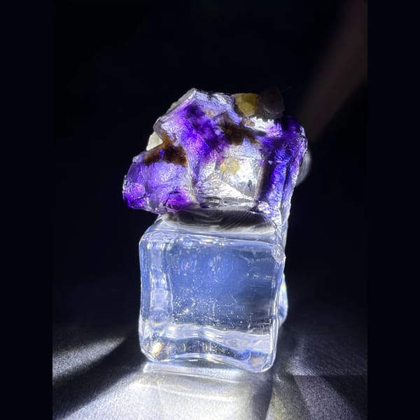Purple phantom fluorite crystal from Yindu — alternate view