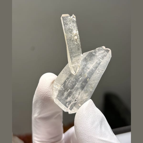 Freestanding Xuebaoding quartz — alternate view