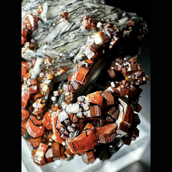 Orange-Red Vanadinite with Barite 5.3 cm — detail view