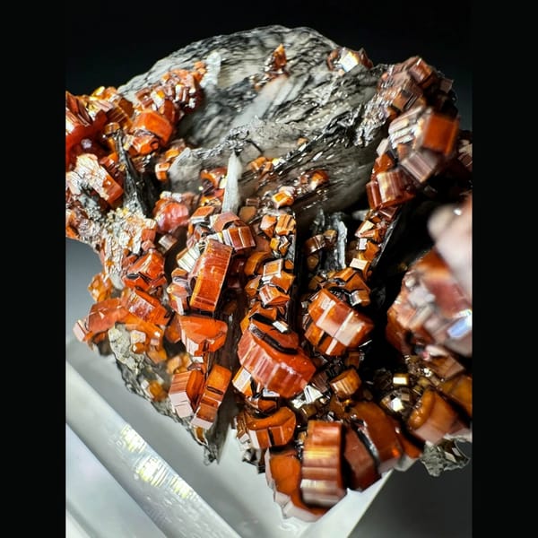 Orange-Red Vanadinite with Barite 5.3 cm — detail view