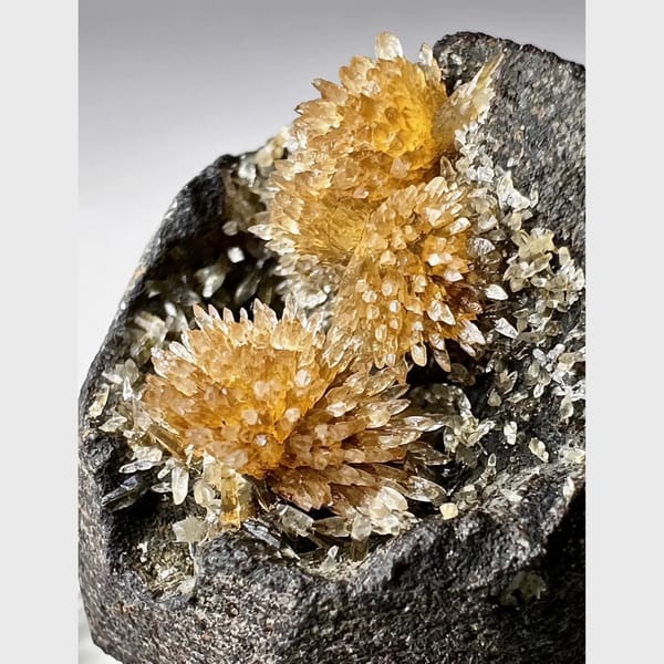 Amber Calcite Geode Vietnam 3.0 cm — detail view