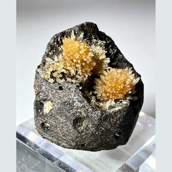 Amber Calcite Geode Vietnam 3.0 cm — detail view