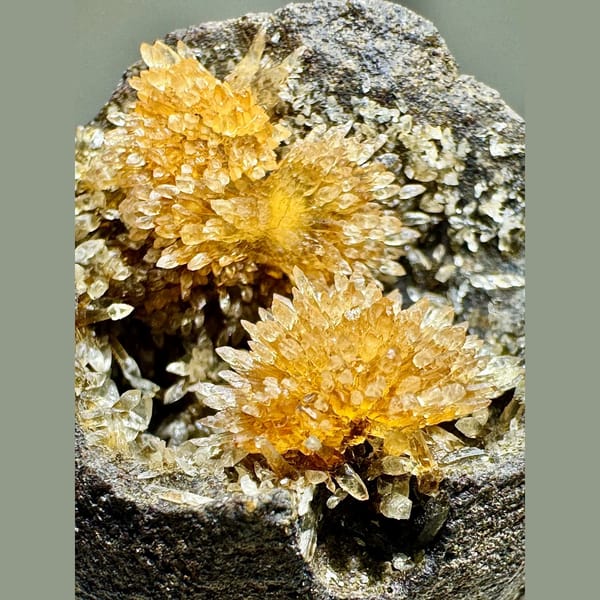 Amber Calcite Geode Vietnam 3.0 cm — detail view