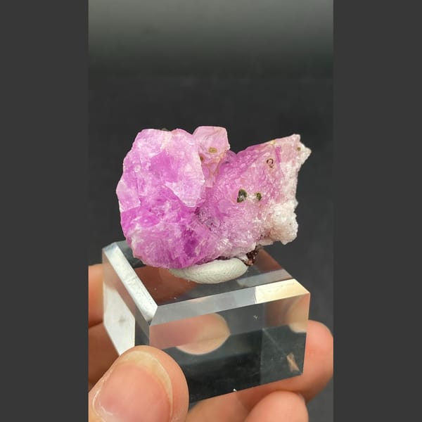 Rose-pink cobaltoan calcite from Congo — alternate view