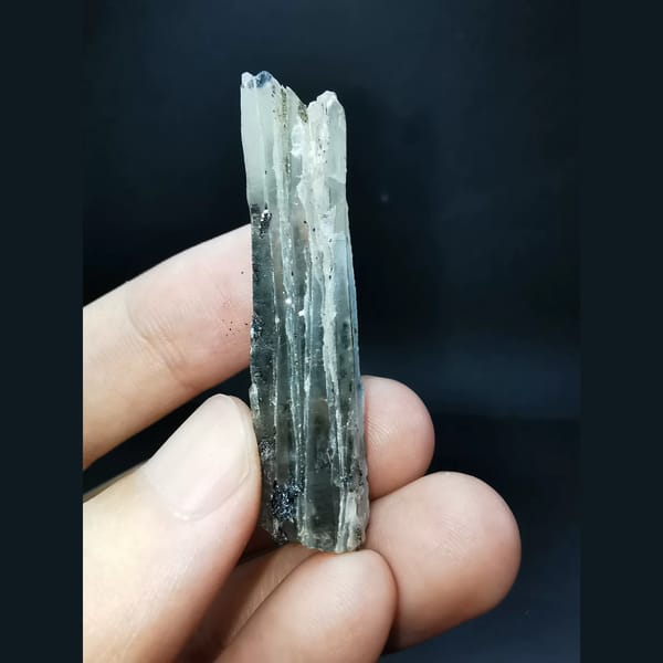 Interference quartz with specular hematite — alternate view