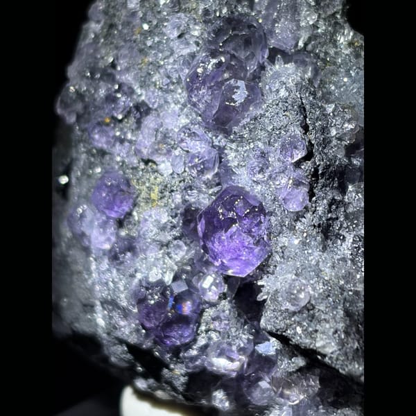 Blue fluorite with quartz from Fujian — alternate view