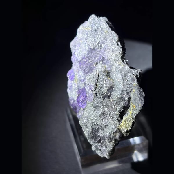 Blue fluorite with quartz from Fujian — alternate view