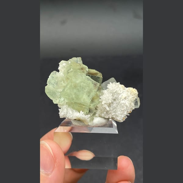 Icy sunny yellow-green fluorite with quartz from Fujian — complete view