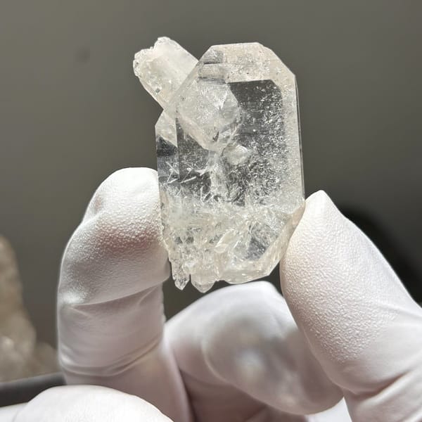 Complete freestanding Xuebaoding quartz — alternate view