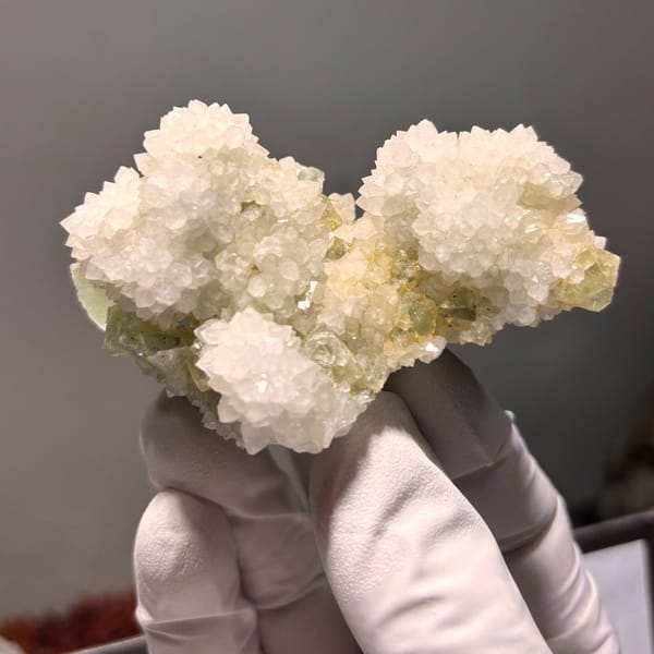 Fujian quartz with fluorite — complete view