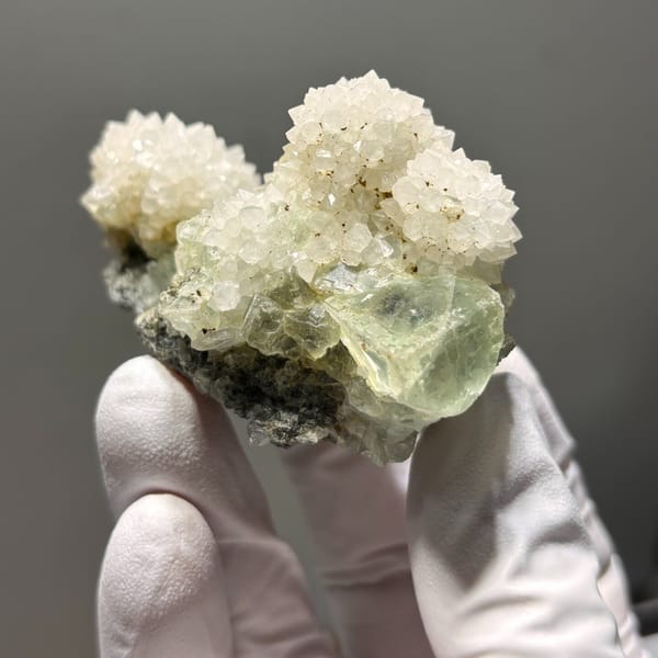 Fujian quartz with fluorite — detail view