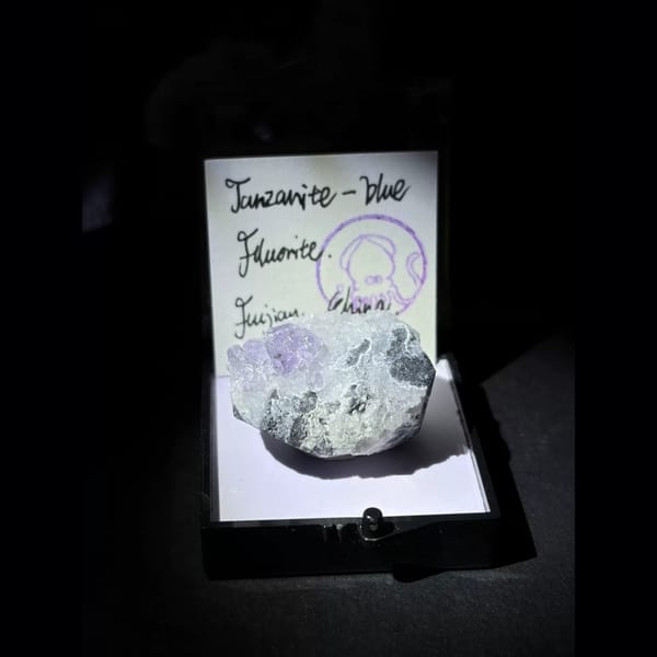 Misty blue-purple fluorite with quartz from Yongchun — alternate view
