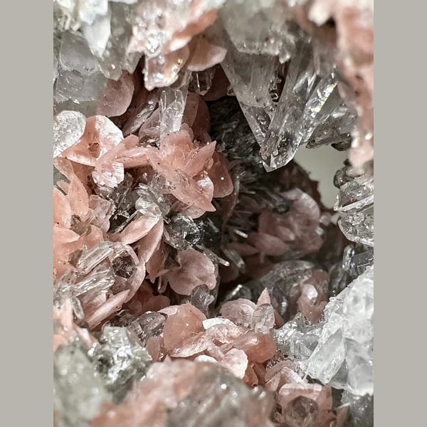 Pink Rhodochrosite Petals with Quartz 5.0 cm — detail view