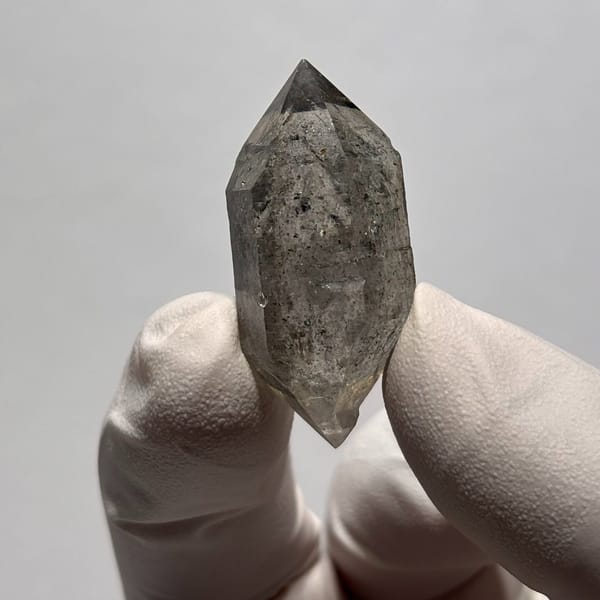 DT Yunnan quartz E — complete view