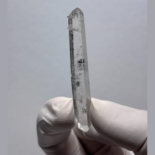 Slender DT Jinkouhe quartz — detail view