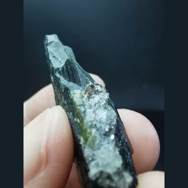 Epidote with axinite and apophyllite from Shijiangshan — alternate view