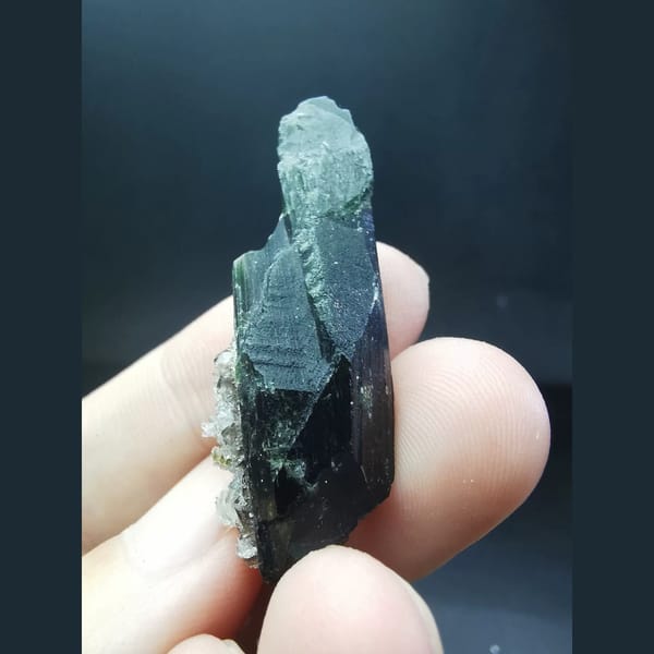 Epidote with axinite and apophyllite from Shijiangshan — alternate view
