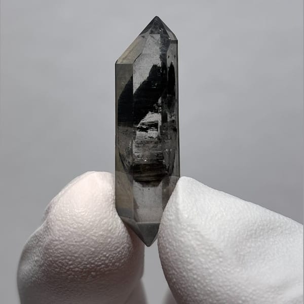 DT Yunnan quartz F — alternate view