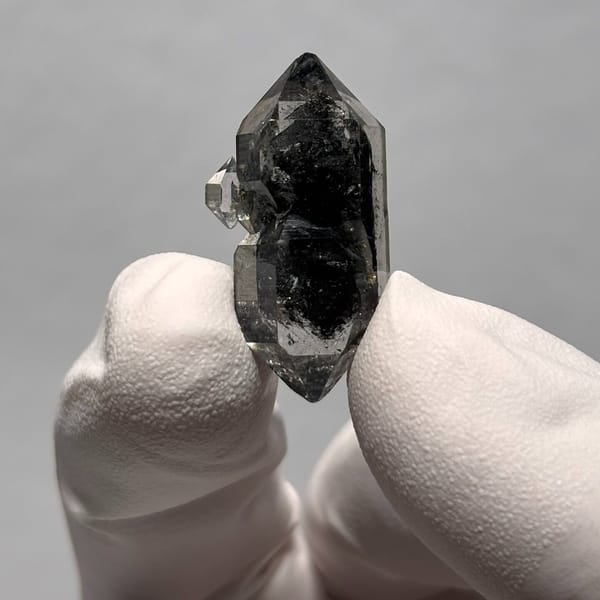 Tip-chip sugar-core DT Yunnan B — detail view