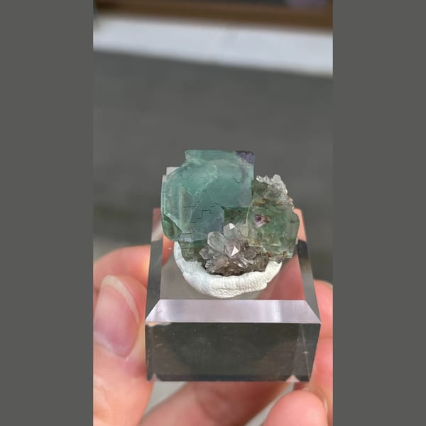 Green fluorite with quartz A from Hebei — detail view