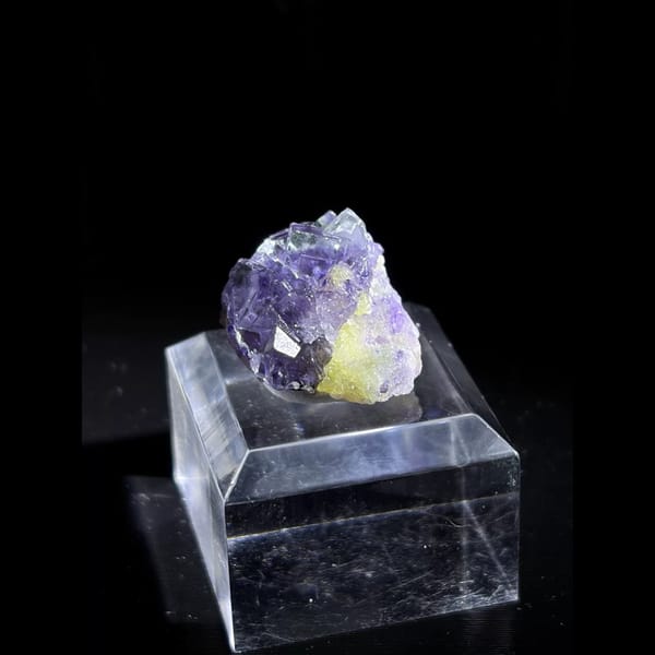 Clear violet phantom fluorite from Yaogangxian — complete view