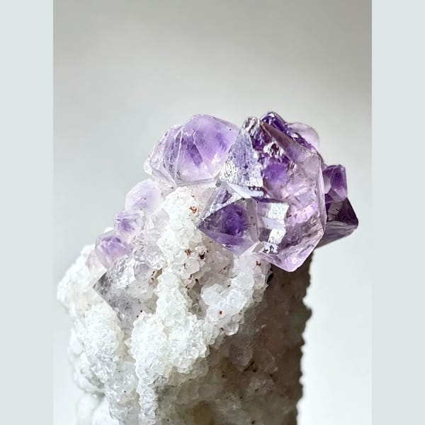 Amethyst Tip on White Quartz Column Inner Mongolia 4.0 cm — detail view