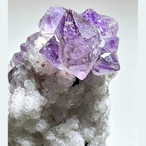 Amethyst Tip on White Quartz Column Inner Mongolia 4.0 cm — detail view