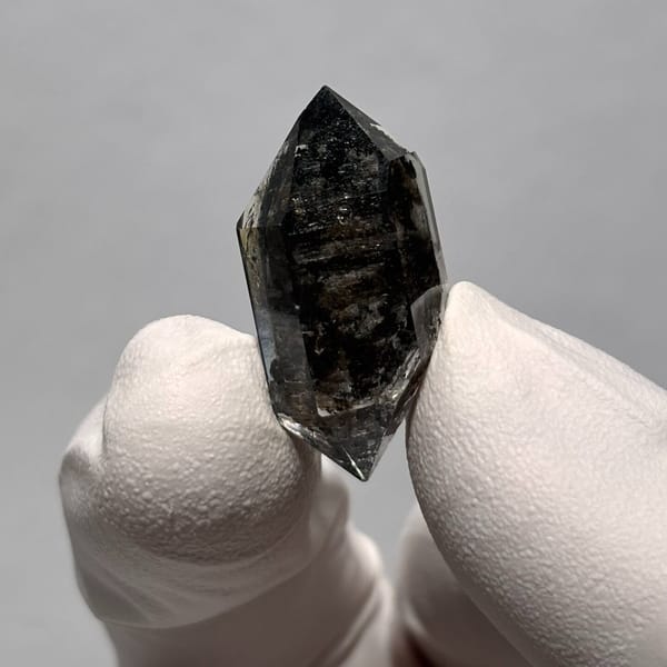 Tip-chip DT Yunnan I — detail view