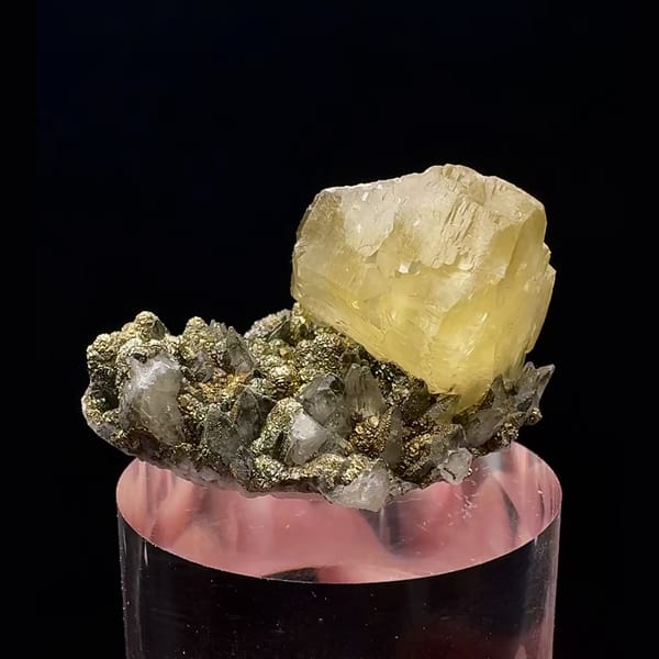 Lemon-yellow calcite crystal on pyrite and quartz from Daye, Hubei — complete view