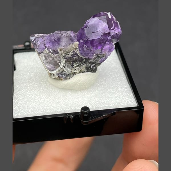 Tanzan-blue fluorite from Fujian — alternate view
